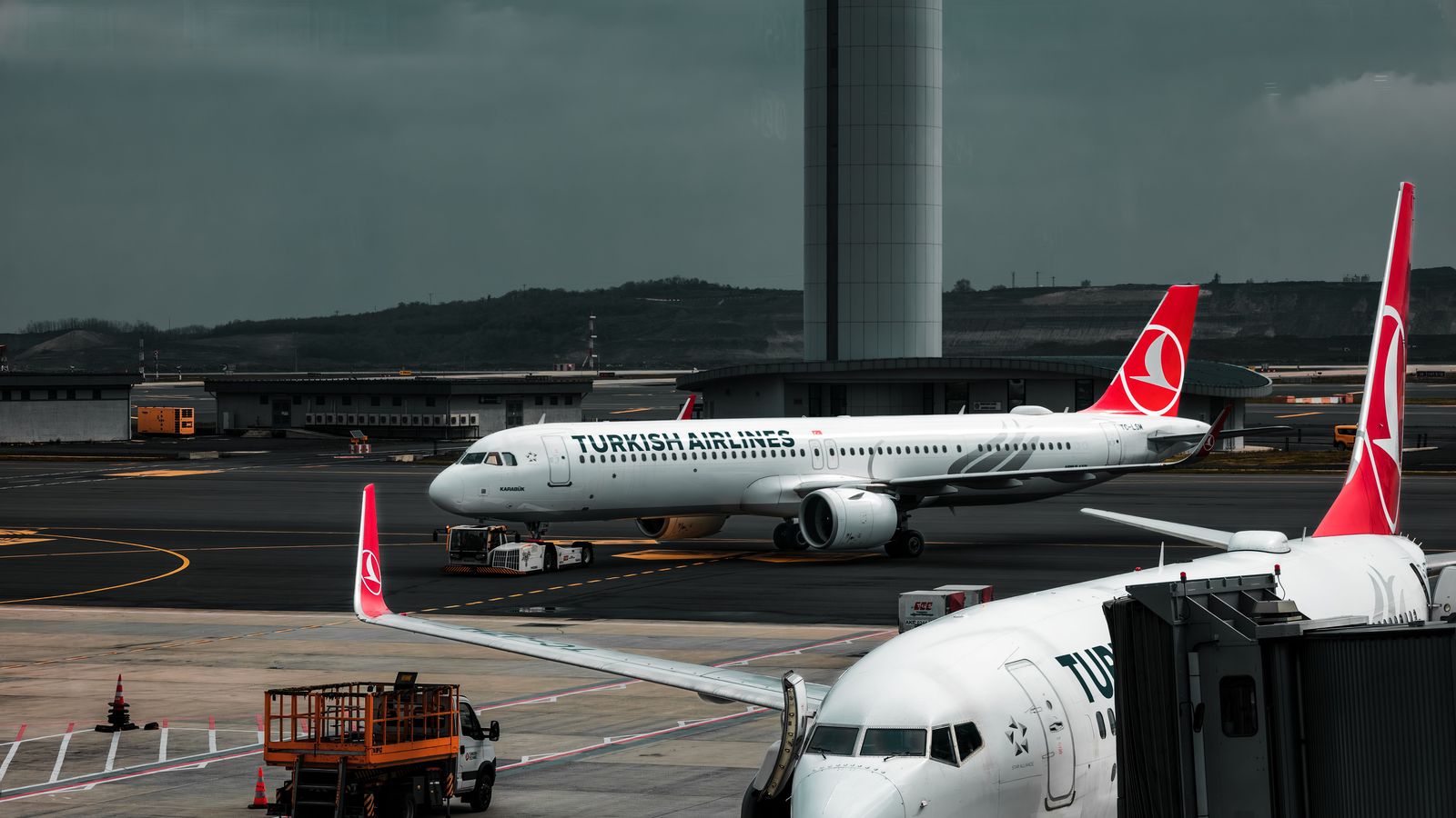 15 international airports, terminal by terminal