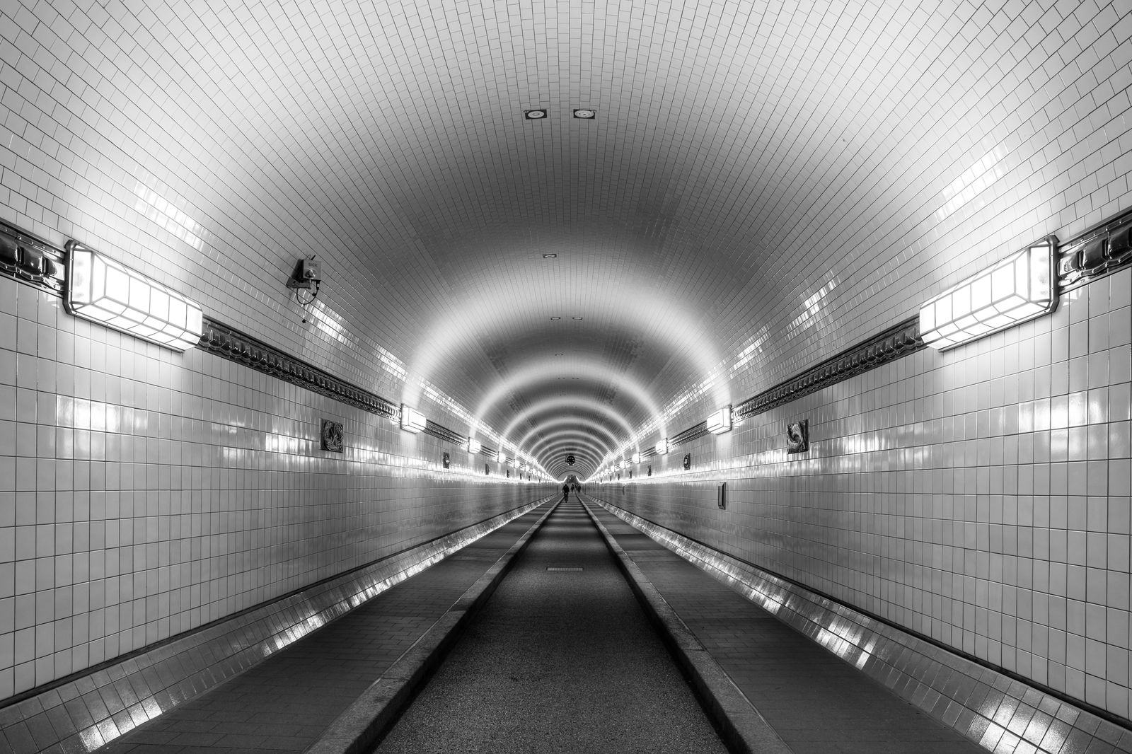 The light tunnel between concourses at the McNamara Terminal - Delta's hub is a large airport that works